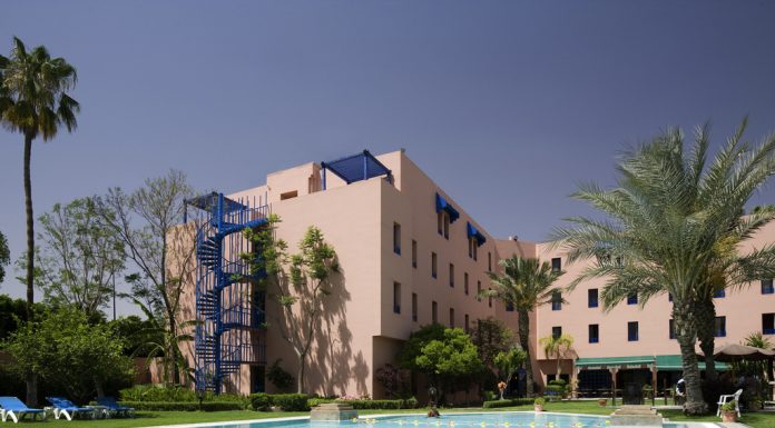 Des remparts et hôtels de luxe